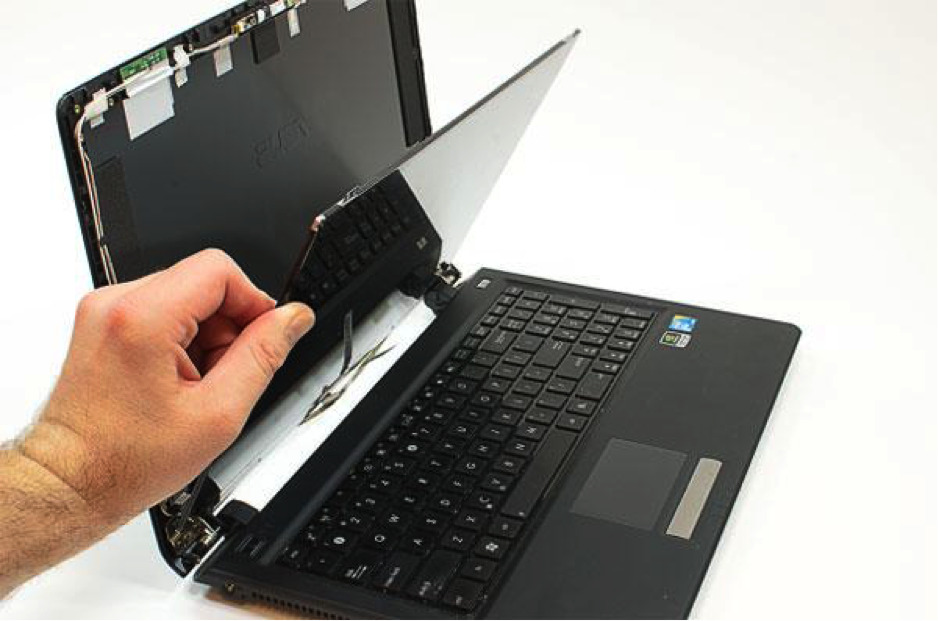Màn hình laptop cũ bị lỗi sau thời gian sử dụng